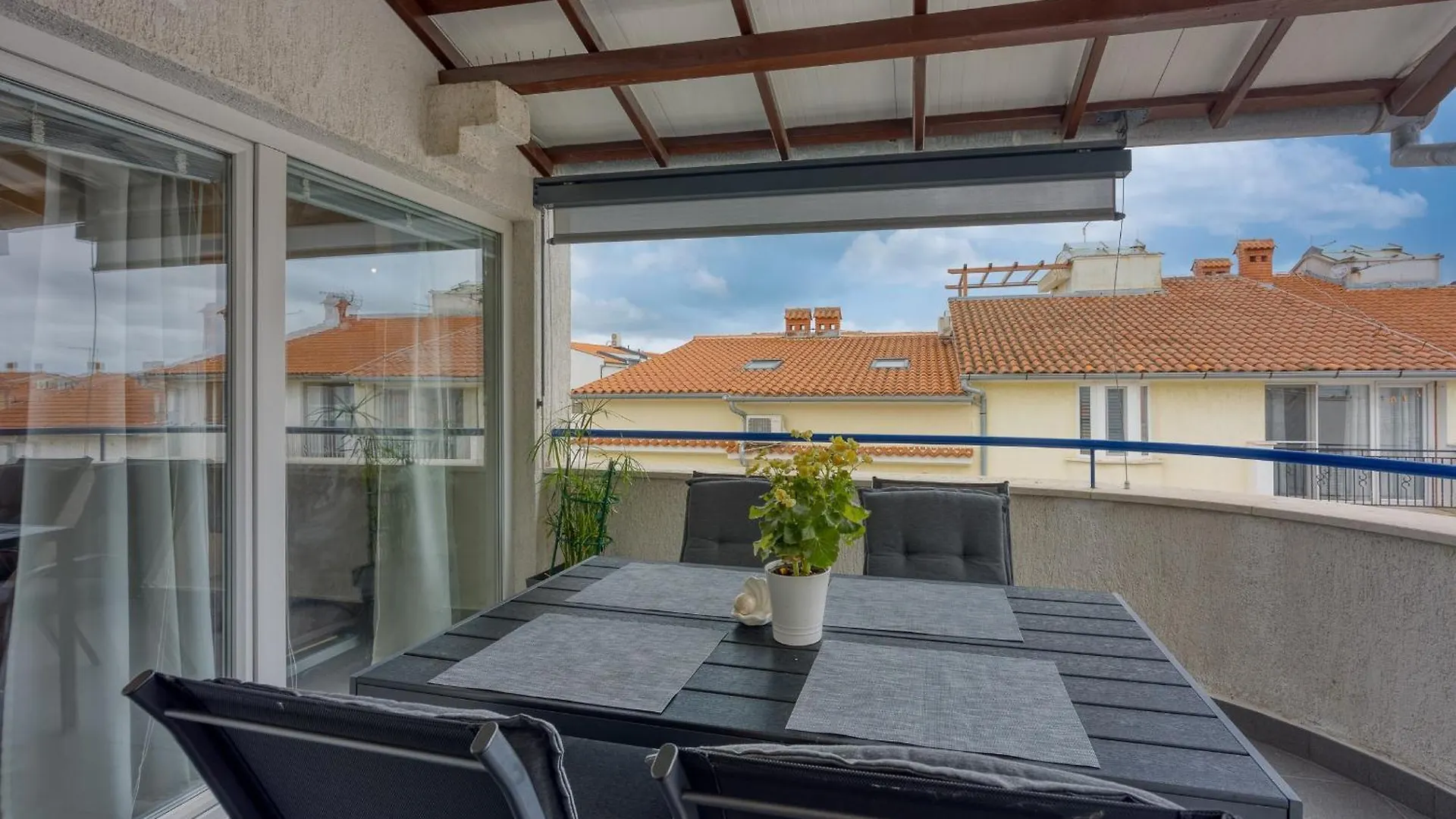 Apartment Burle With Balcony Medulin