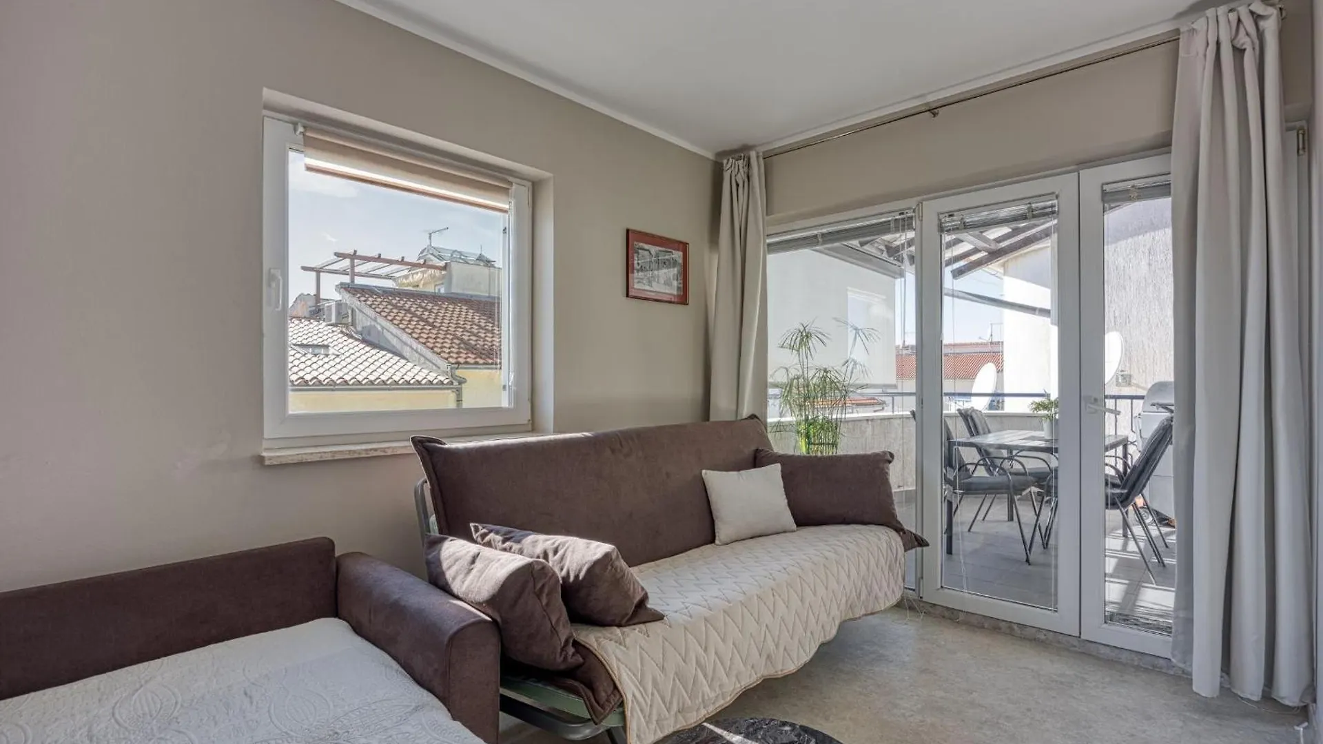 Apartment Burle With Balcony Medulin