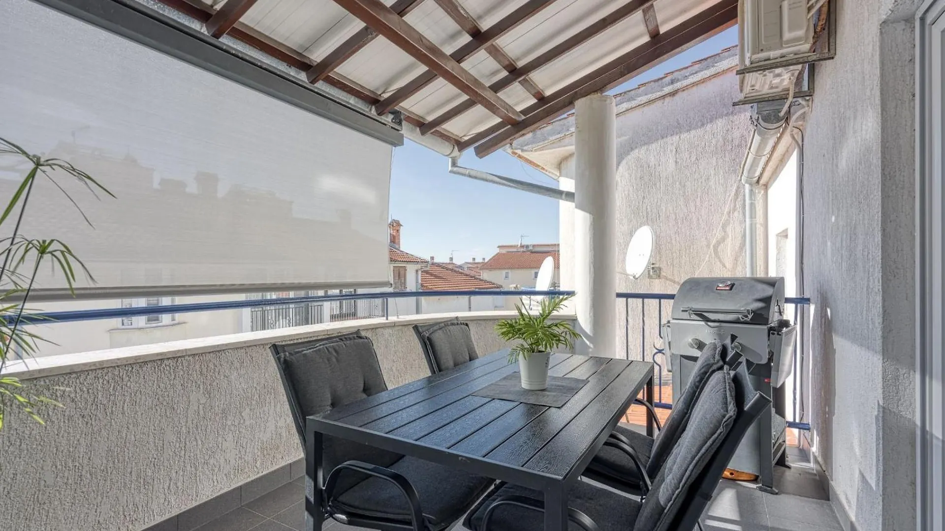 Apartment Burle With Balcony Medulin